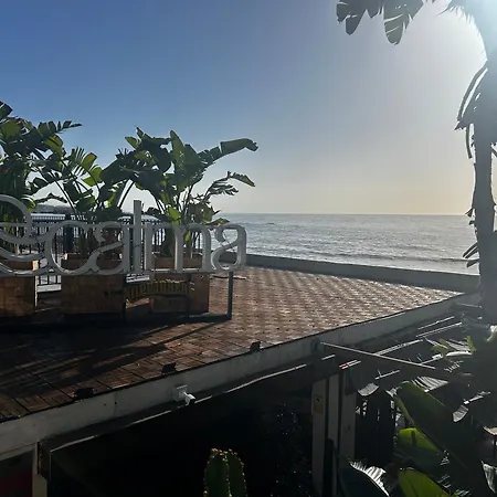 Daire Centre Beachfront & Pool