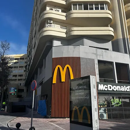 Centre Beachfront & Pool Daire *