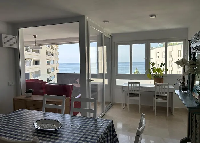 Centre Beachfront & Pool Lejlighed