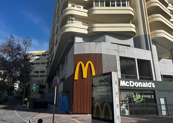 Centre Beachfront & Pool Daire *